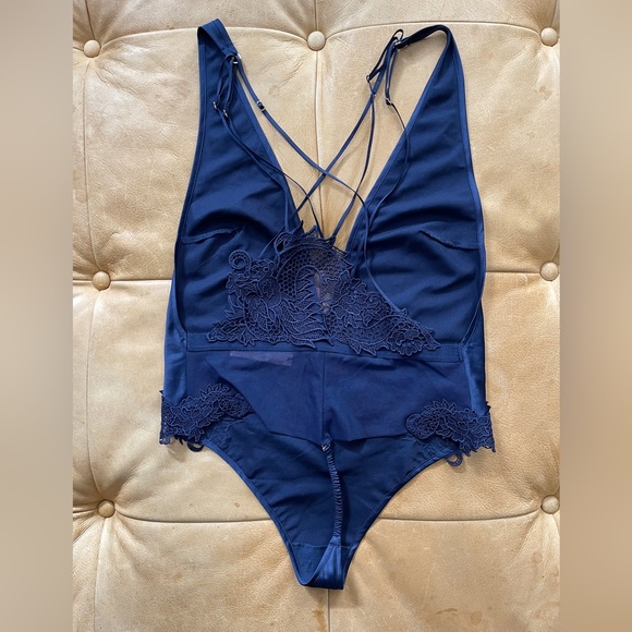 NWT Victoria’s Secret dragon navy bodysuit thong halter size small - Picture 1 of 5